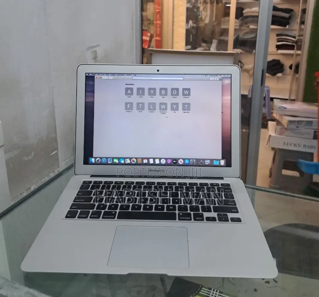 New Laptop Apple MacBook Air 2015 8GB Intel Core I5 SSD 128GB