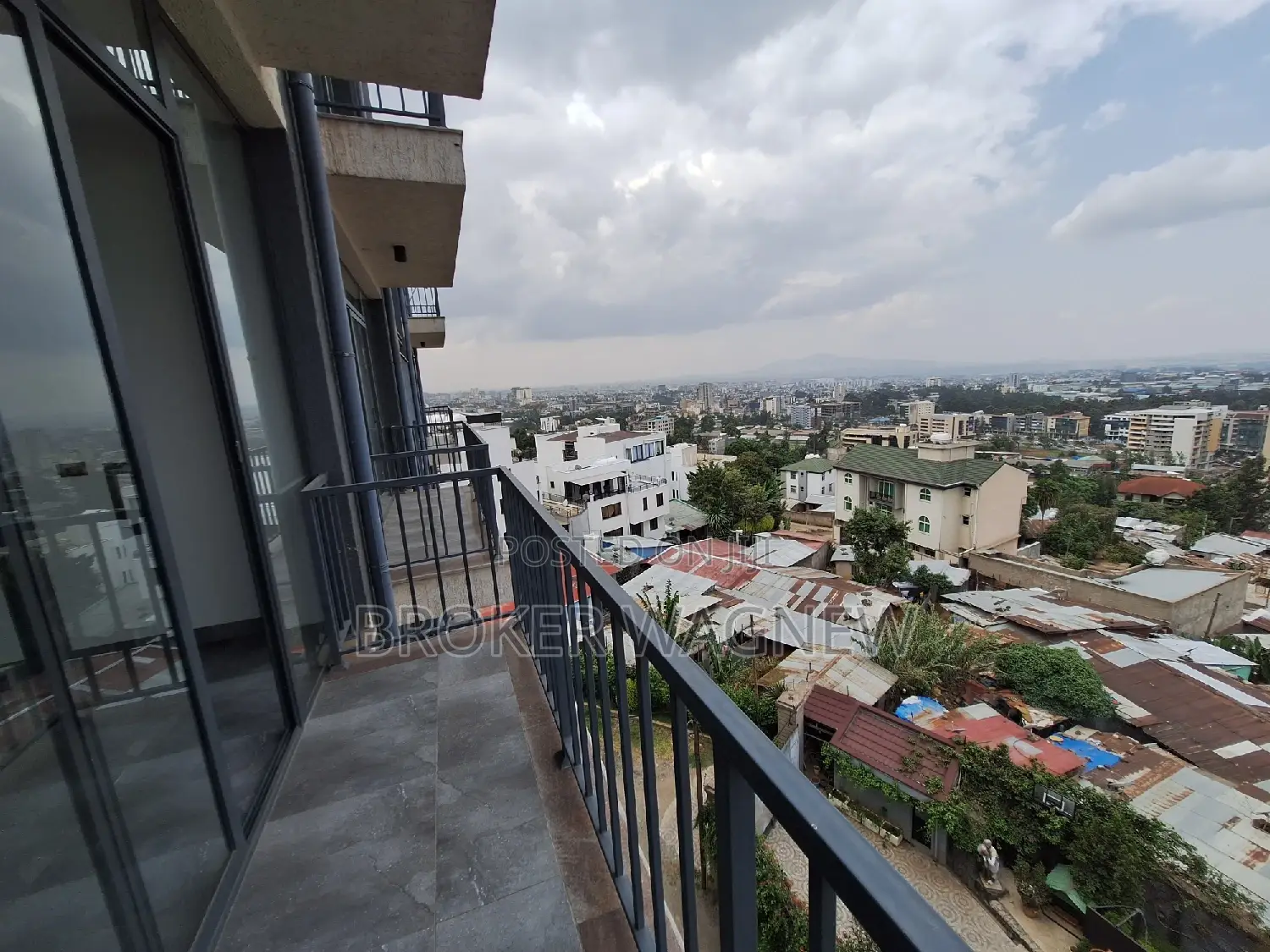 3bdrm Apartment in Yeka for rent