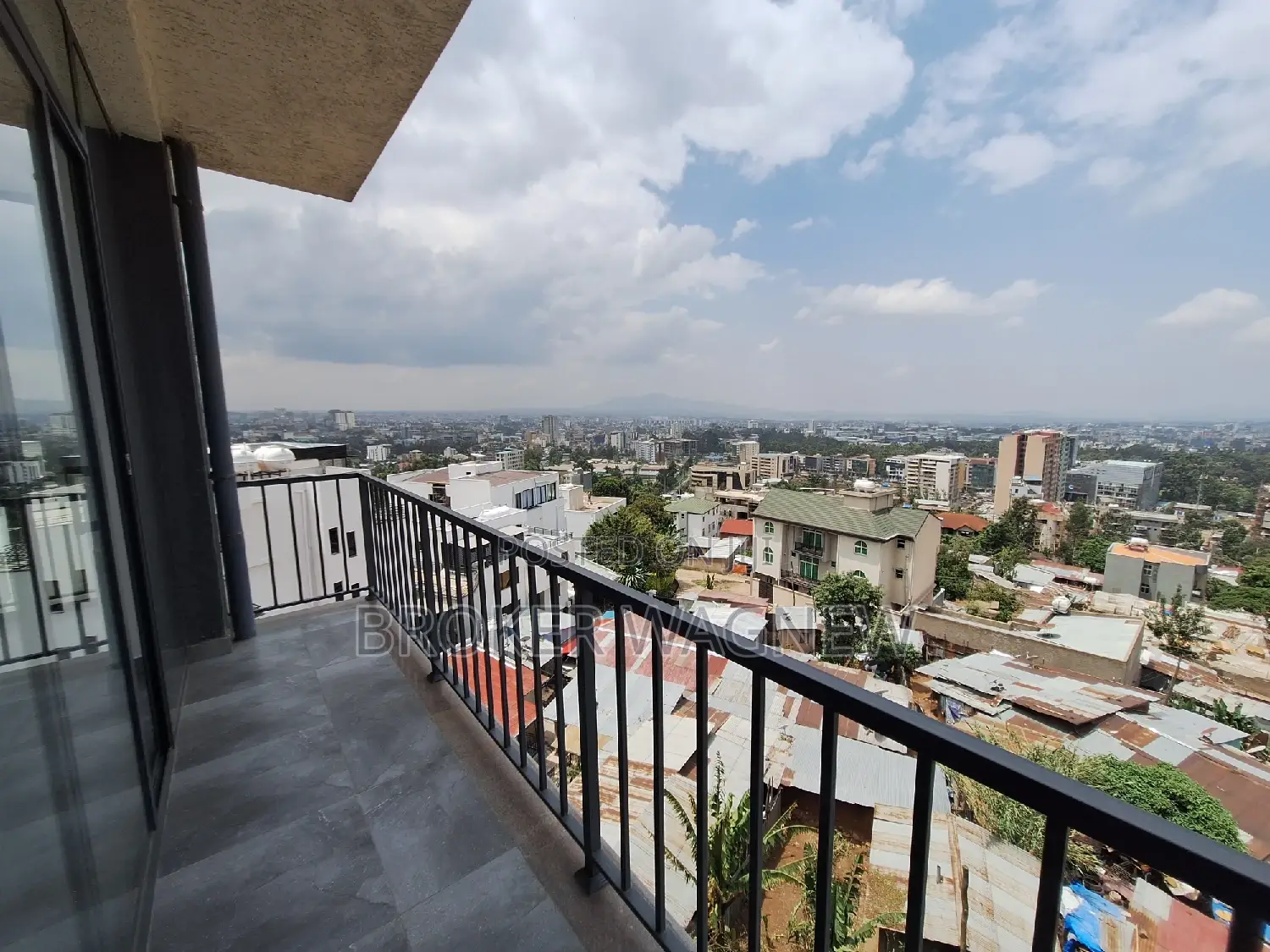 3bdrm Apartment in Yeka for rent