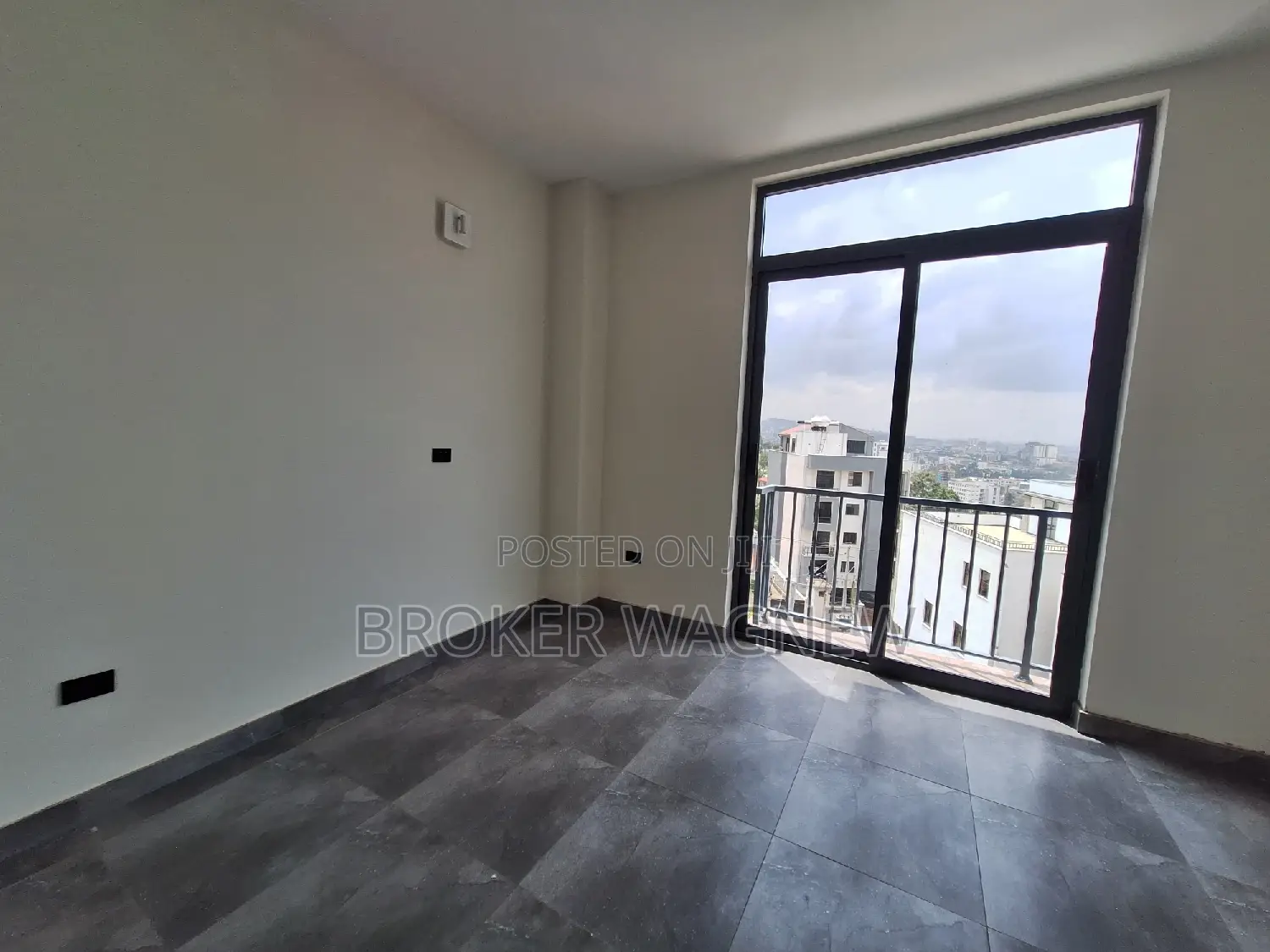 3bdrm Apartment in Yeka for rent