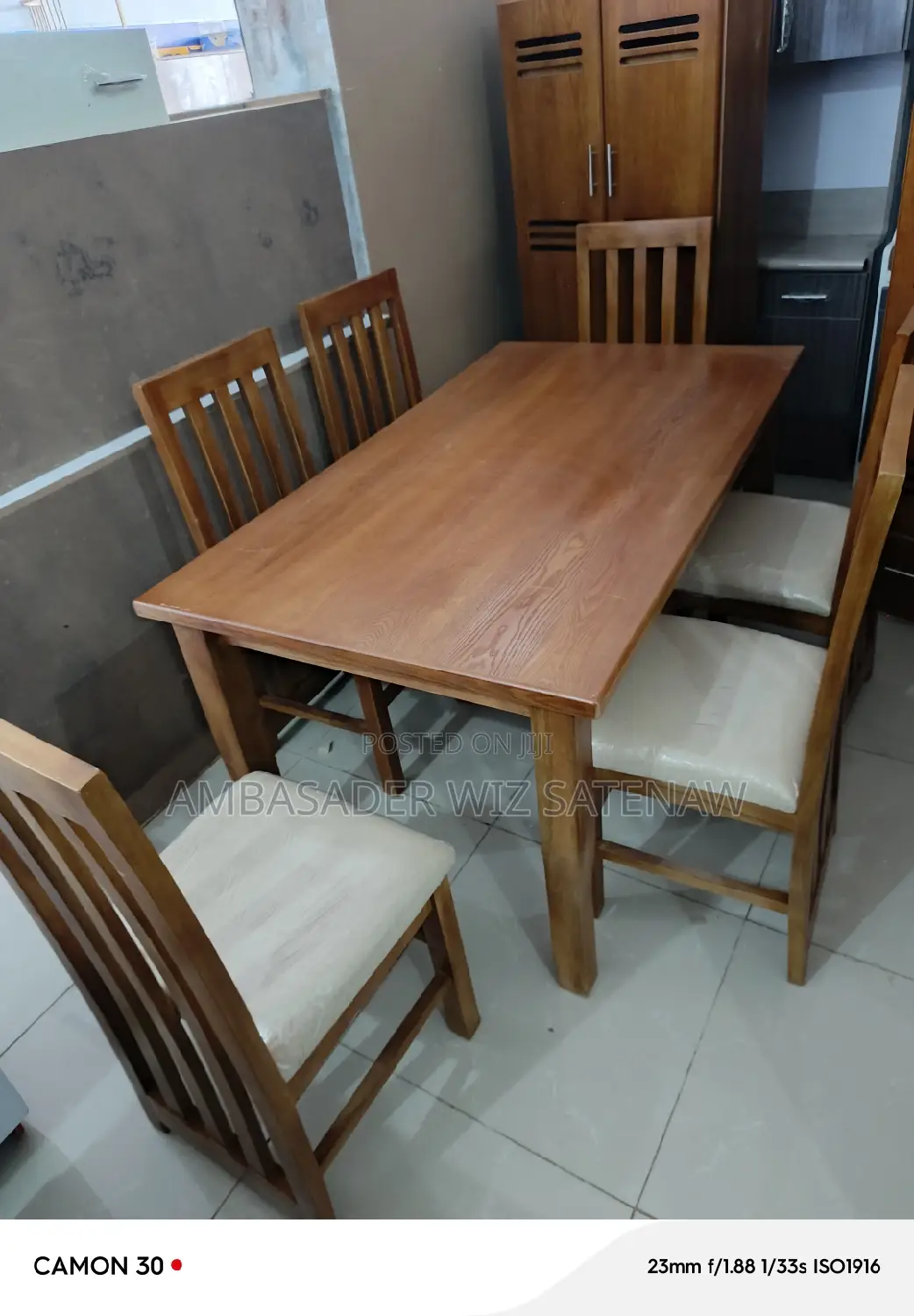 የመመገቢያ ጠረጴዛ