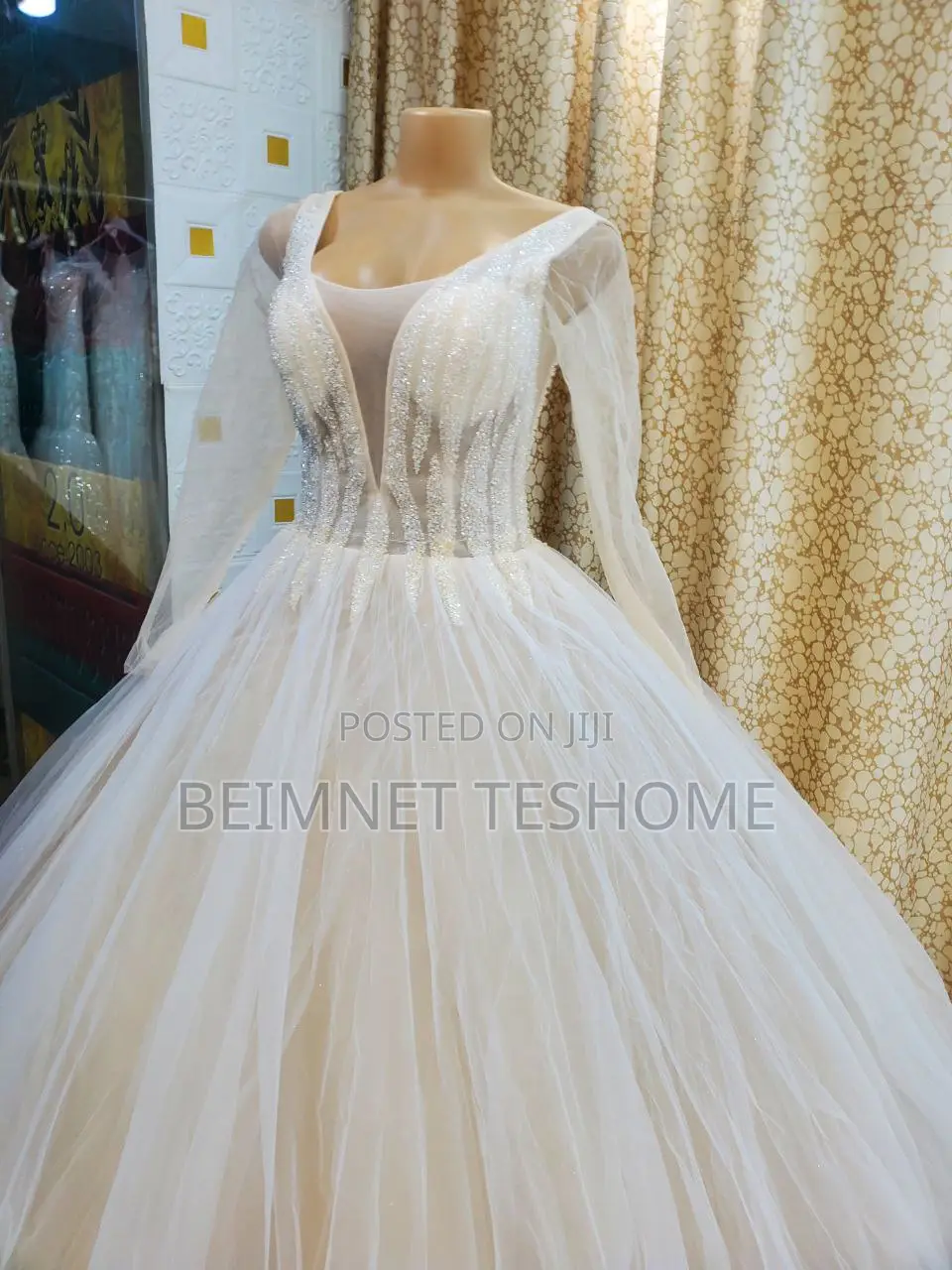 የሚሸጥ የሙሽራ ቀሚስ ቬሎ ዘመናዊ እና ቆንጆ