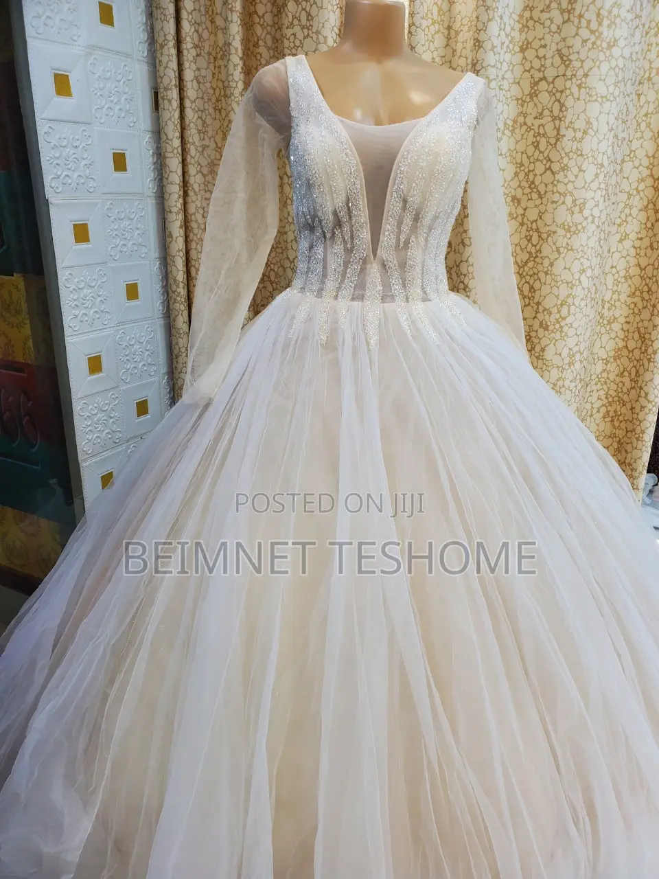 የሚሸጥ የሙሽራ ቀሚስ ቬሎ ዘመናዊ እና ቆንጆ