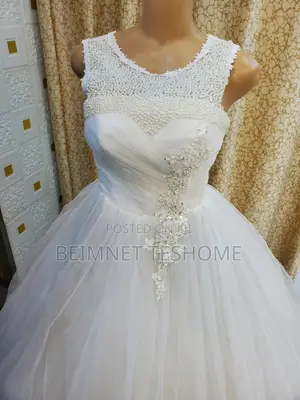 የሚሸጥ የሙሽራ ቀሚስ ቬሎ ዘመናዊ እና ቆንጆ