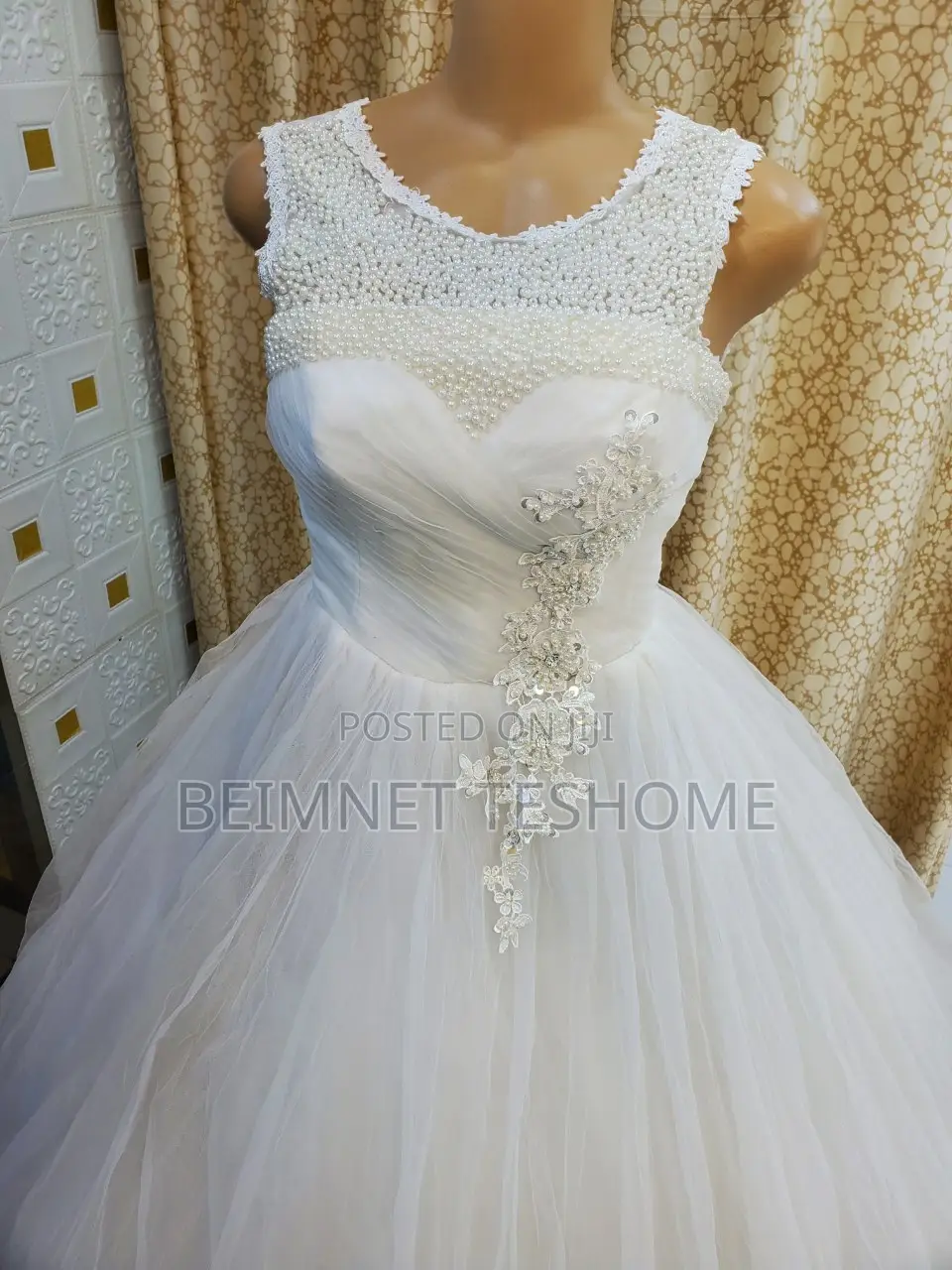 የሚሸጥ የሙሽራ ቀሚስ ቬሎ ዘመናዊ እና ቆንጆ