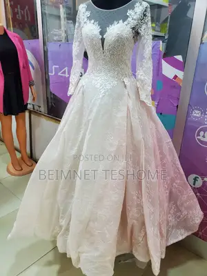 የሚሸጥ የሙሽራ ቀሚስ ቬሎ ዘመናዊ እና ቆንጆ