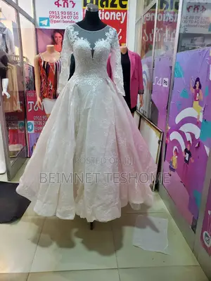 የሚሸጥ የሙሽራ ቀሚስ ቬሎ ዘመናዊ እና ቆንጆ