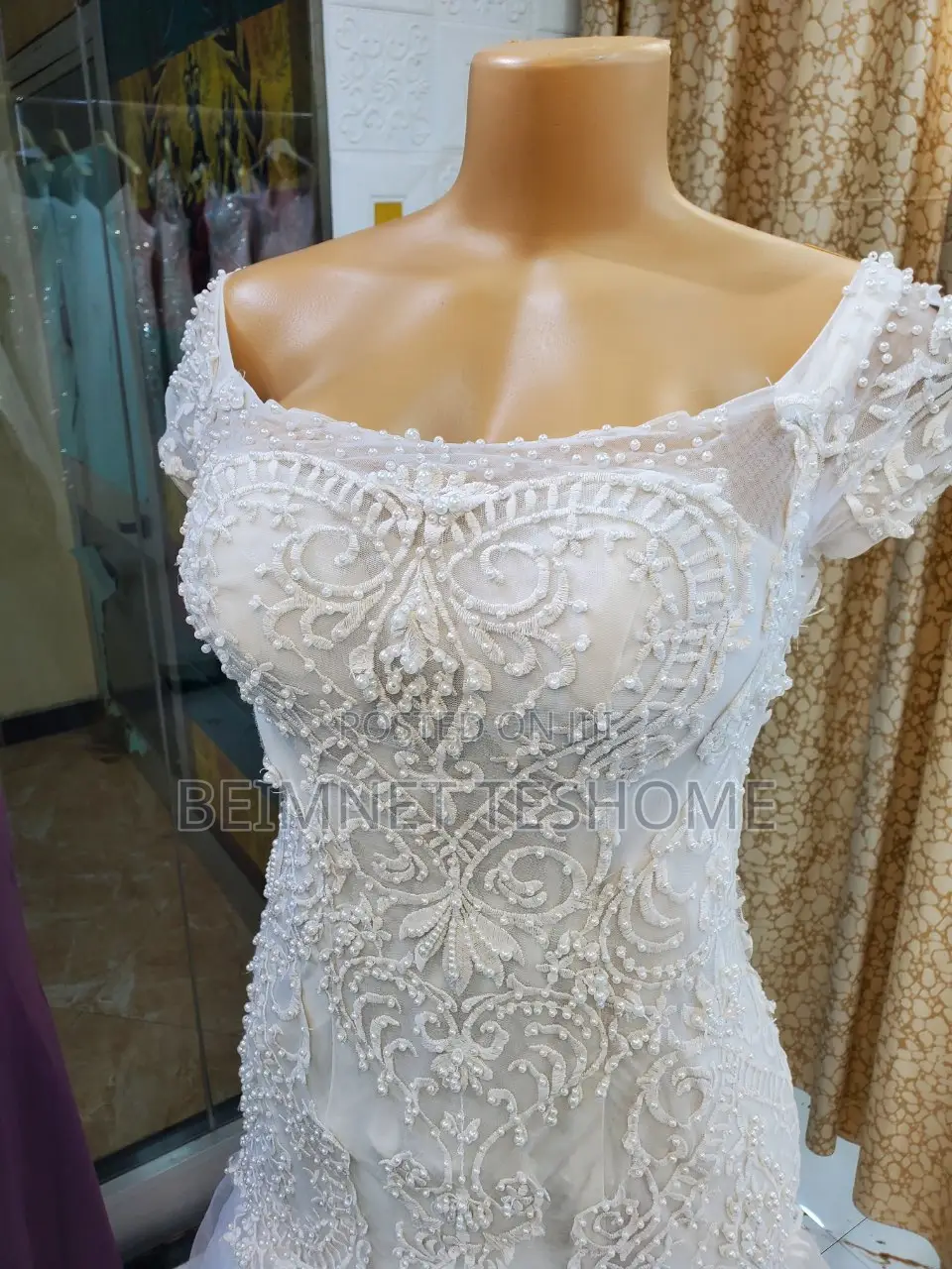 የሚሸጥ የሙሽራ ቀሚስ ቬሎ ዘመናዊ እና ቆንጆ