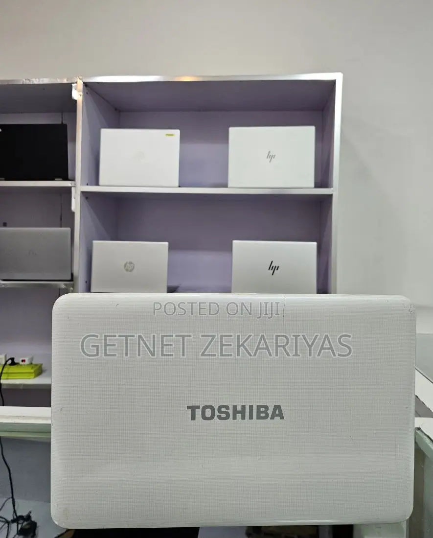 New Laptop Toshiba Satellite C850 4GB Intel Core I5 HDD 500GB