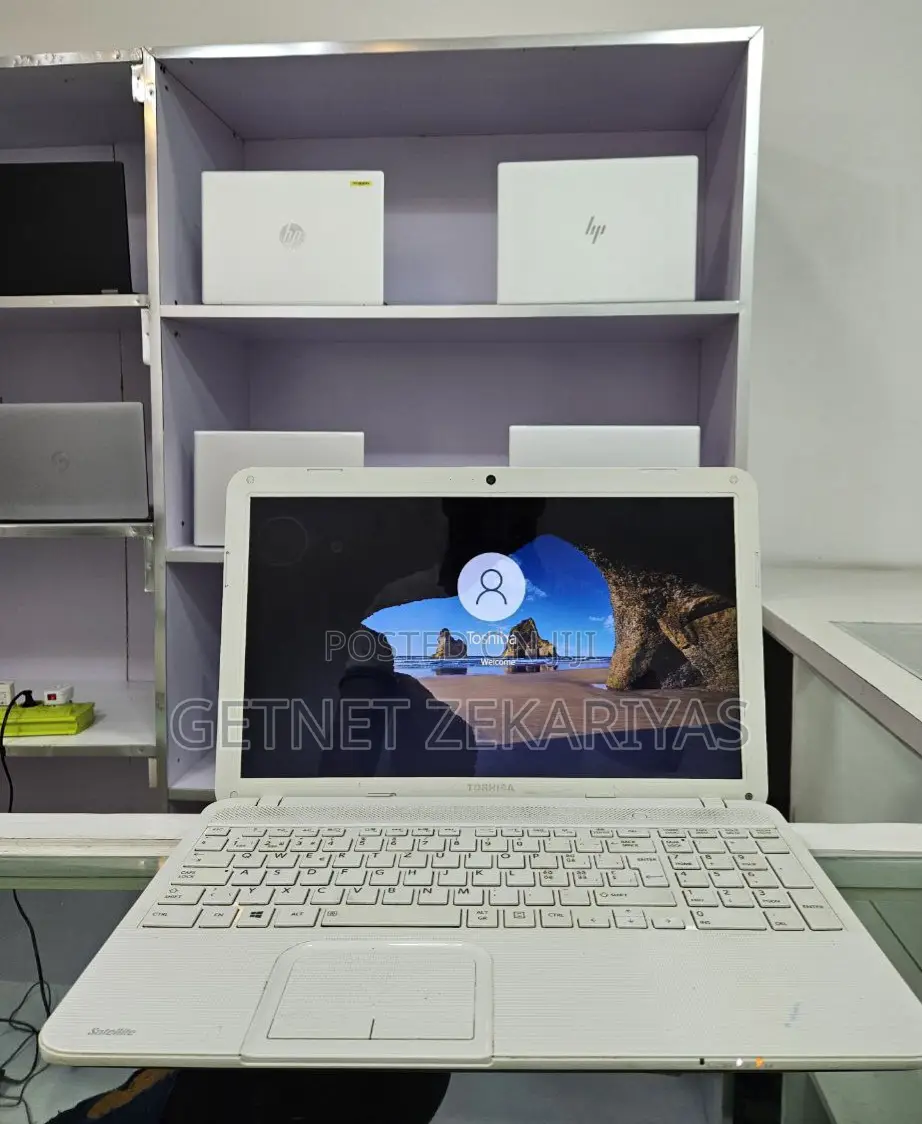New Laptop Toshiba Satellite C850 4GB Intel Core I5 HDD 500GB