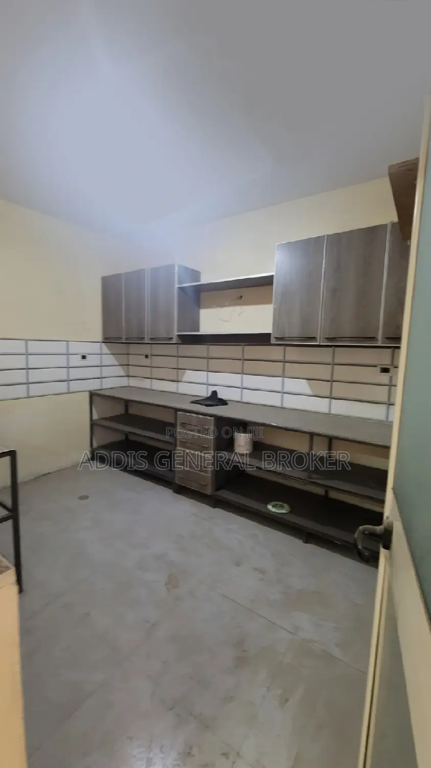 6bdrm House in ሀይሌ ጋርመንት, Nifas Silk-Lafto for sale