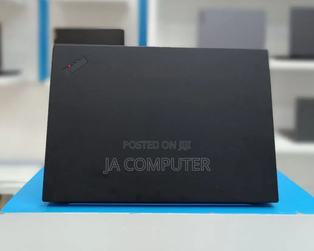 New Laptop Lenovo Thinkpad P15s 16GB Intel Core I7 SSD 512GB