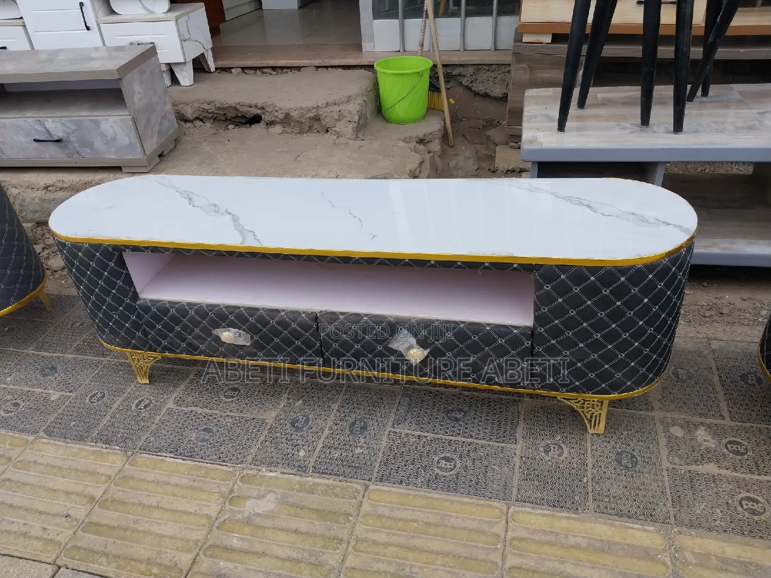 1.50ቲቪስታንድ