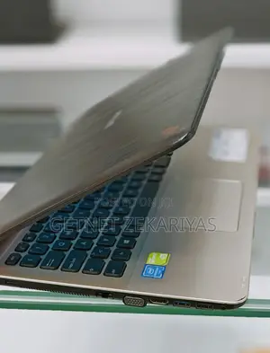 New Laptop Asus Transformer Mini T103HA 4GB Intel Core 2 Quad HDD 1T