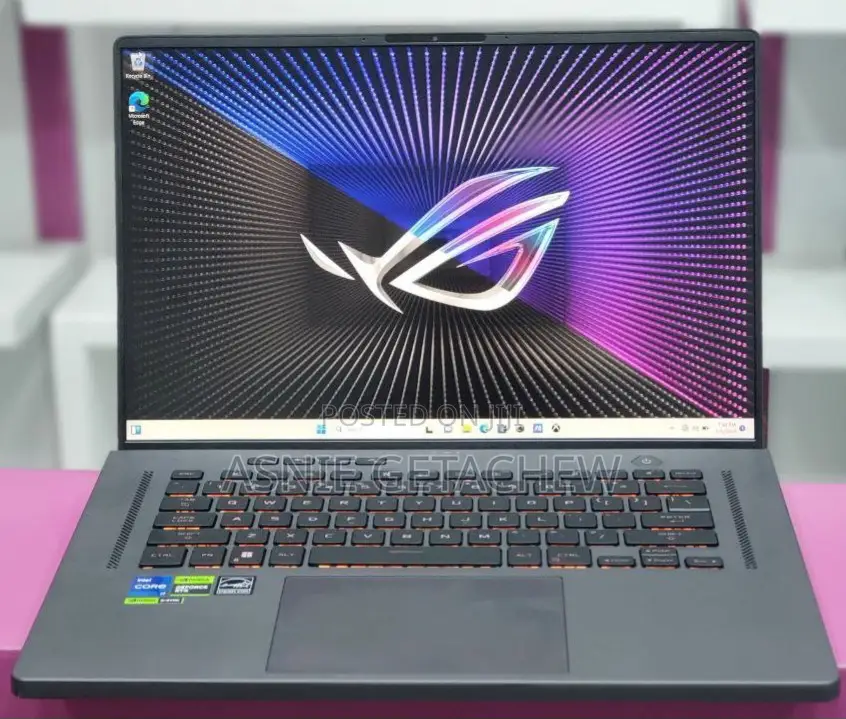New Laptop Asus ROG Zephyrus G16 16GB Intel Core I7 SSD 1T