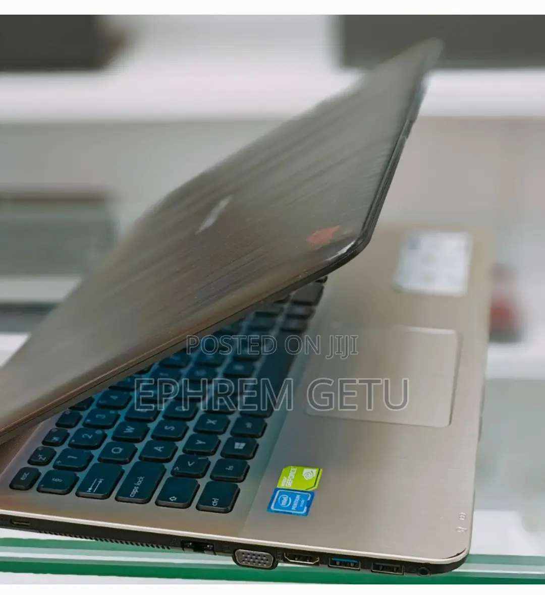 Laptop Asus A42DE 4GB Intel Celeron HDD 1T