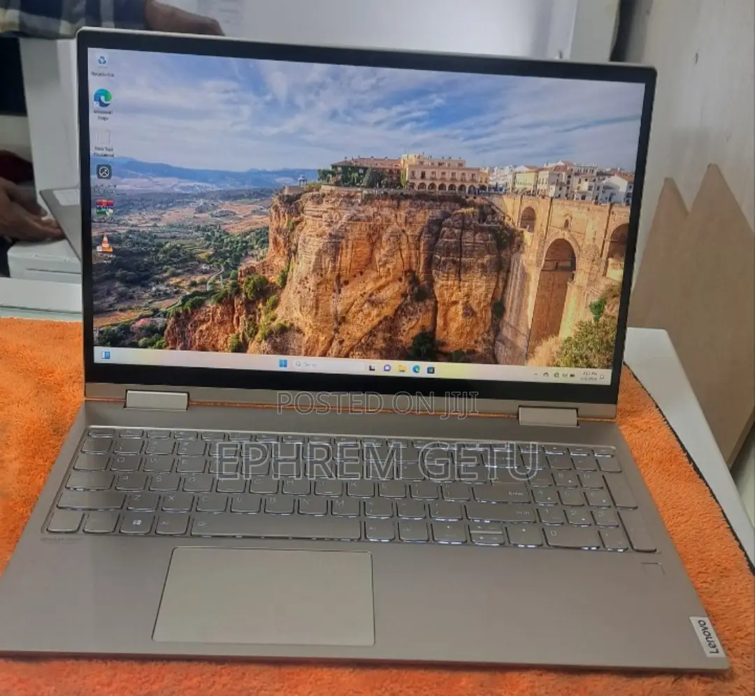 New Laptop Lenovo Yoga 730 12GB Intel Core i7 SSD 512GB