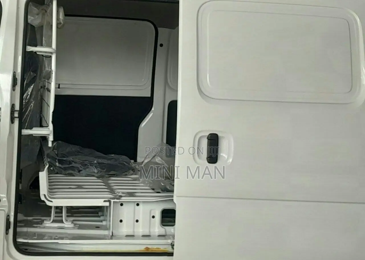 New Suzuki Eeco 1.2 Petrol FWD 2023 Silver