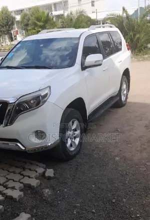 Photo - Toyota Land Cruiser Prado 2.7 i 2013 White