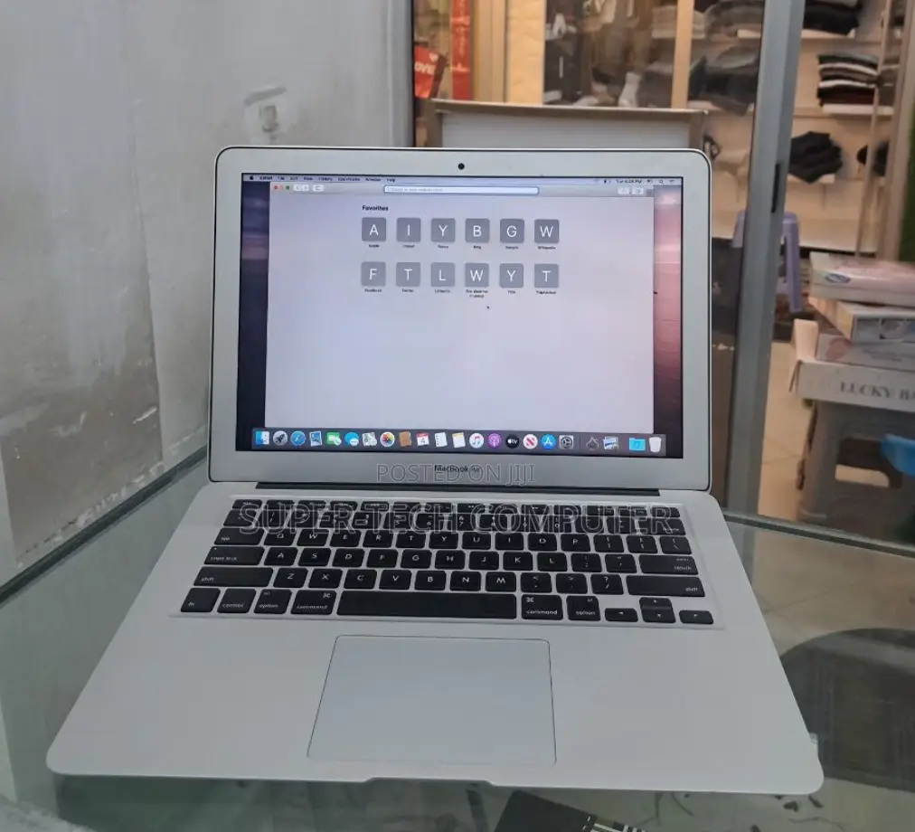 New Laptop Apple MacBook Air 2015 8GB Intel Core i5 SSD 128GB