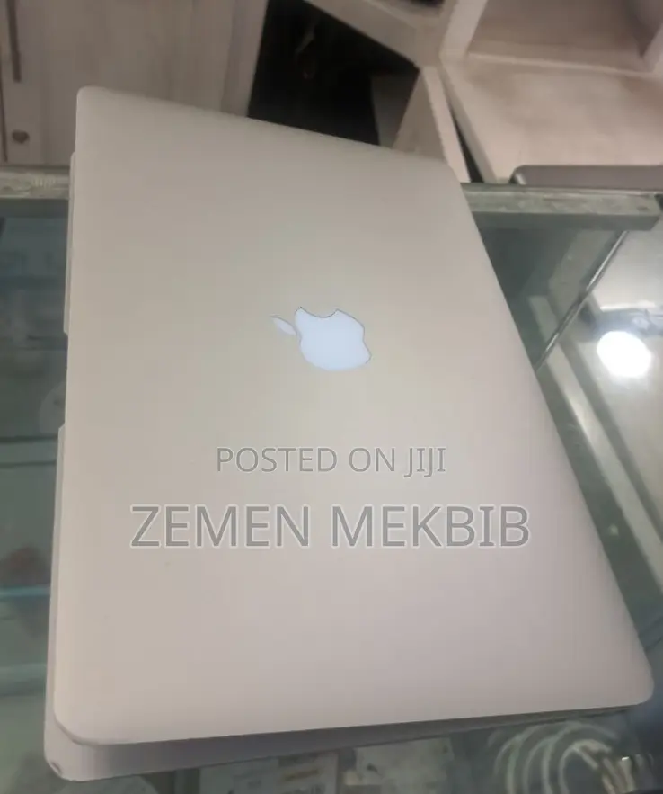 New Laptop Apple MacBook Air 2015 8GB Intel Core i5 SSD 128GB