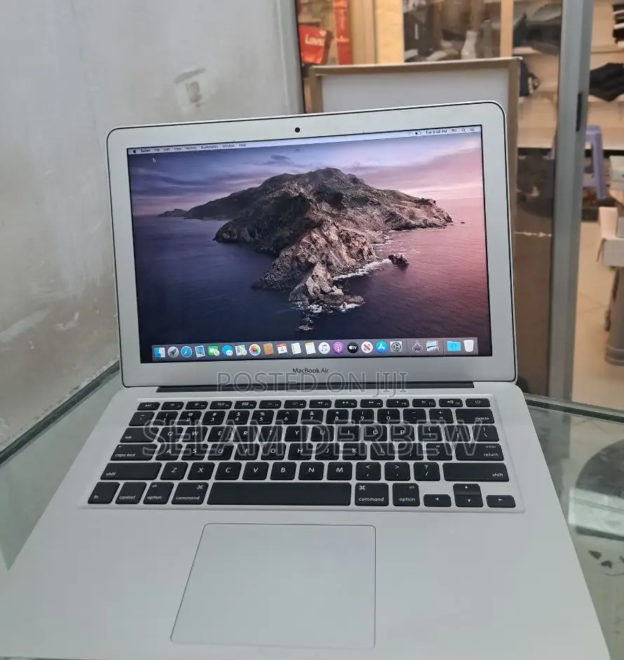 New Laptop Apple MacBook Air 2015 8GB Intel Core I5 SSD 128GB