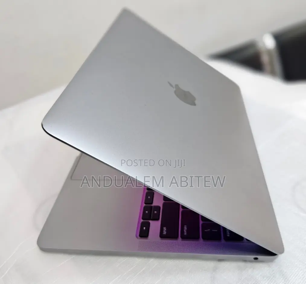 New Laptop Apple MacBook Pro 2020 M1 8GB Apple M1 SSD 512GB