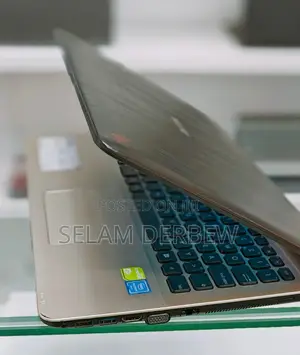 Laptop Asus 1015E 4GB Intel Core 2 Quad HDD 1T