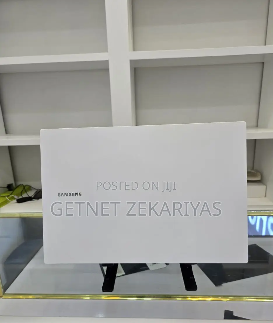 New Laptop Samsung 8GB Intel Core I5 HDD+SSD 256GB