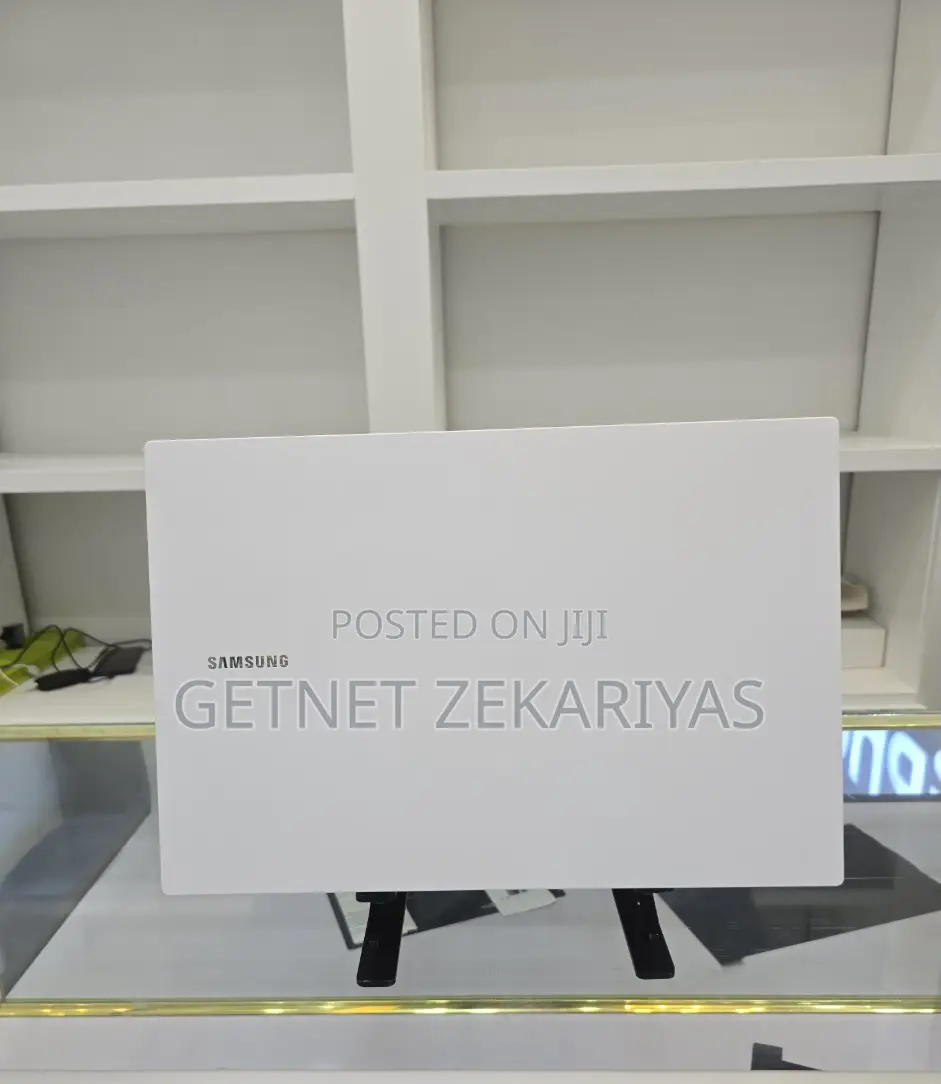 New Laptop Samsung 8GB Intel Core I5 HDD+SSD 256GB