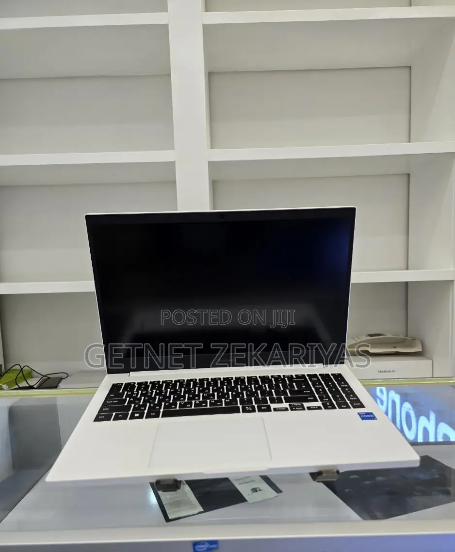 New Laptop Samsung 8GB Intel Core I5 HDD+SSD 256GB