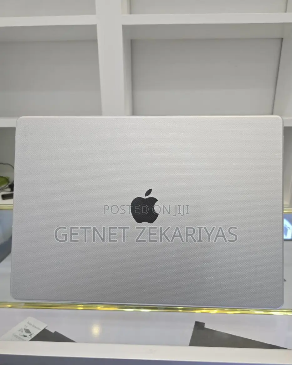 New Laptop Apple MacBook Pro 2023 M2 16GB Apple M2 SSD 1T