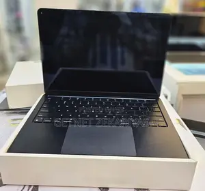 New Laptop Apple MacBook Air 2022 M2 8GB Apple M2 SSD 256GB