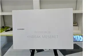 Photo - New Laptop Samsung 16GB Intel Core I5 SSD 512GB