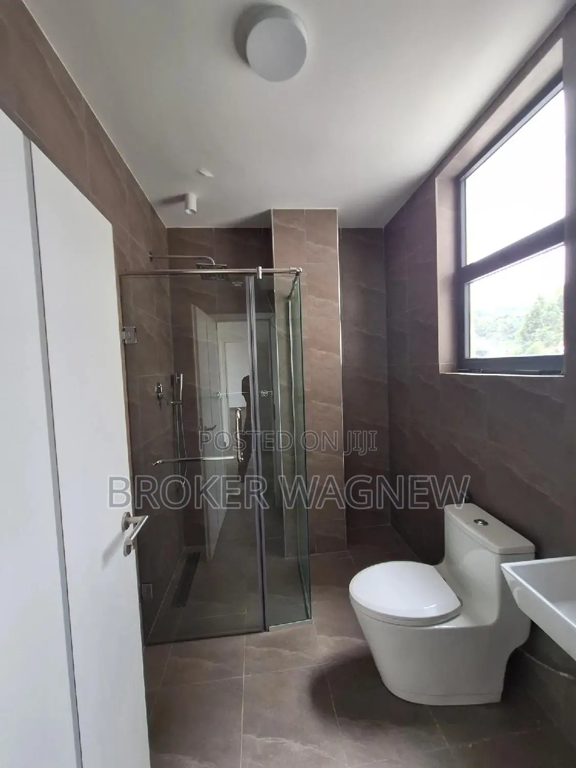 3bdrm Apartment in Yeka for rent