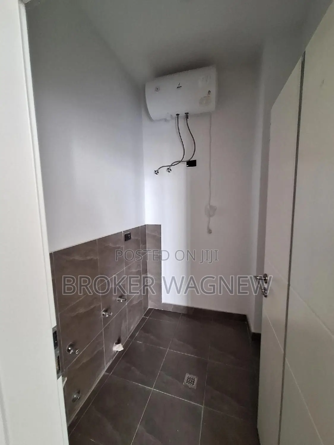 3bdrm Apartment in Yeka for rent