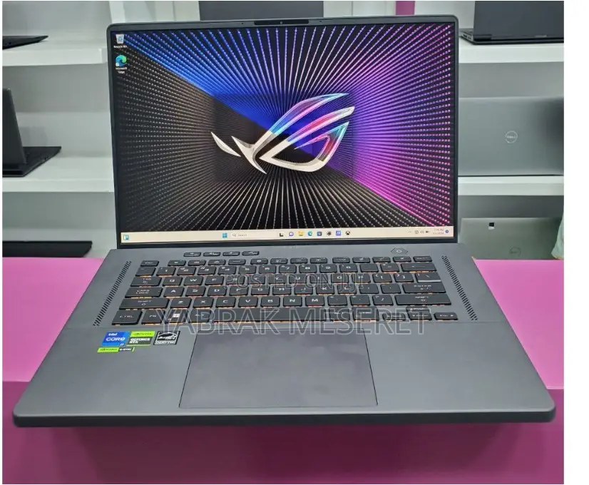 New Laptop Asus ROG Zephyrus G16 16GB Intel Core I7 SSD 1T