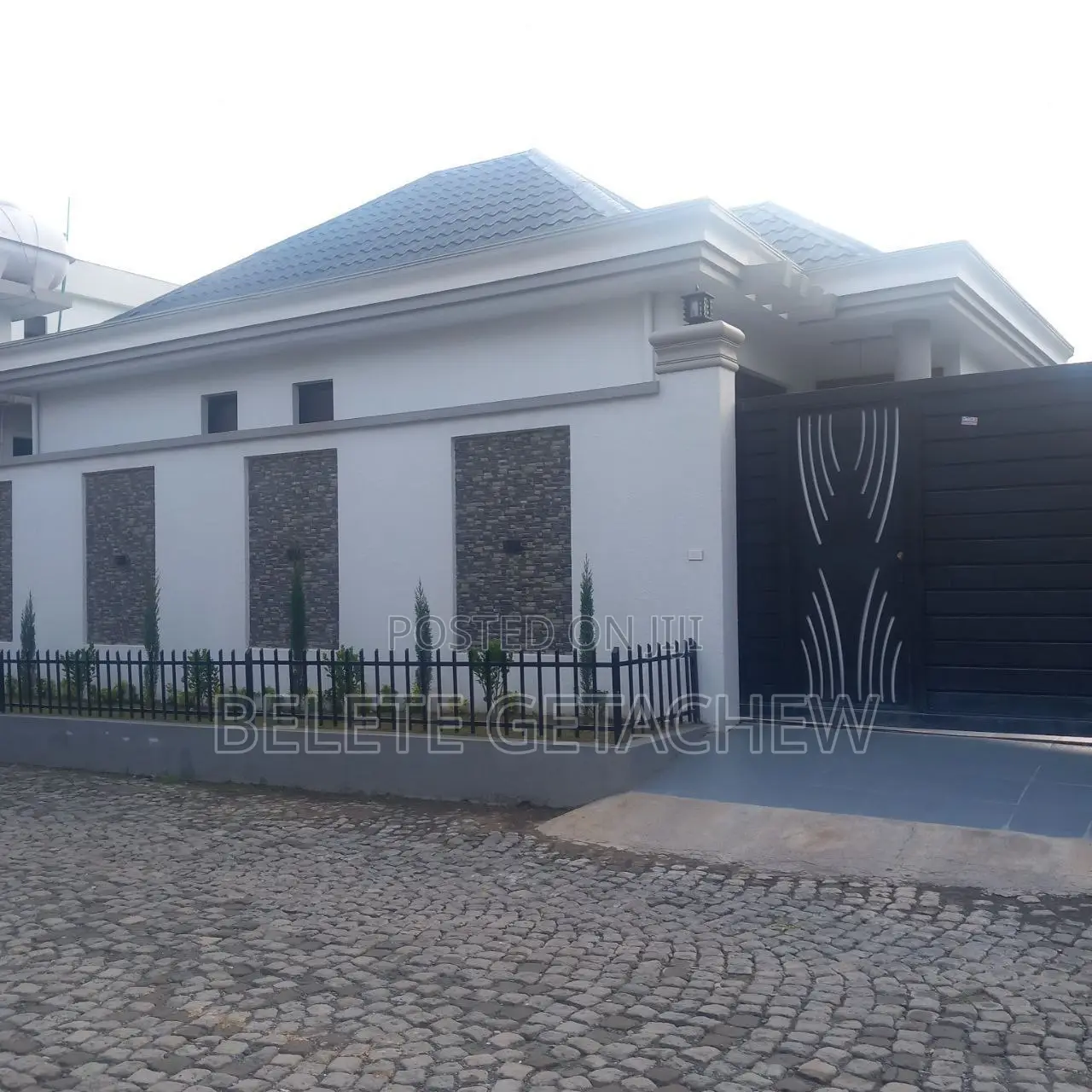 4bdrm Villa in Ayat Zone Luxury, Bole for sale