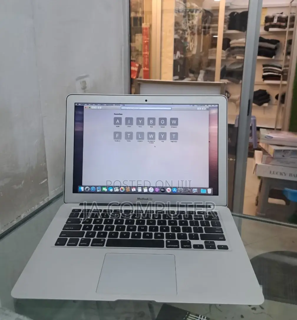 New Laptop Apple MacBook Air 2015 8GB Intel Core I5 SSD 128GB