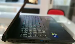 New Laptop MSI GP75 Leopard 16GB Intel Core I7 SSD 1T