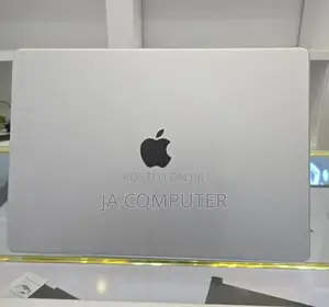 New Laptop Apple MacBook Pro 16GB Apple M2 Ultra SSD 1T