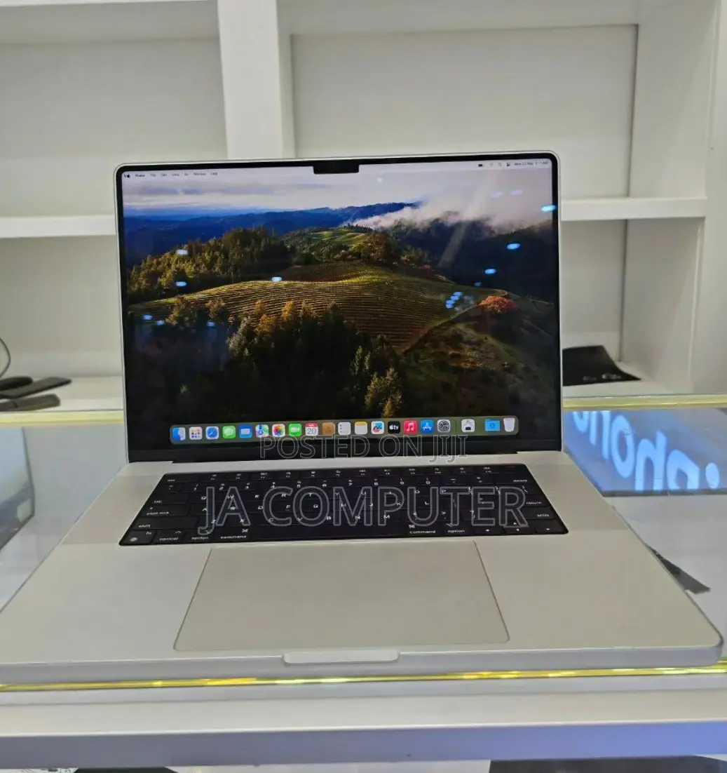 New Laptop Apple MacBook Pro 16GB Apple M2 Ultra SSD 1T