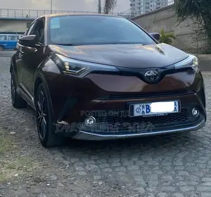 Toyota C-HR 2017 Burgundy