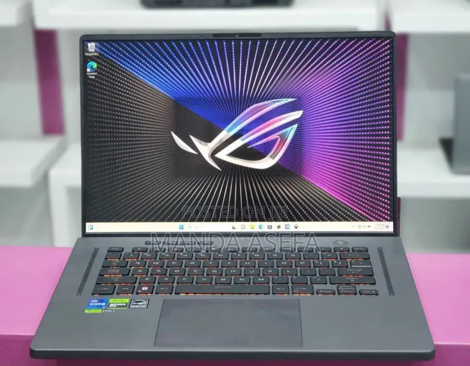 New Laptop Asus ROG Zephyrus G16 16GB Intel Core I7 SSD 1T