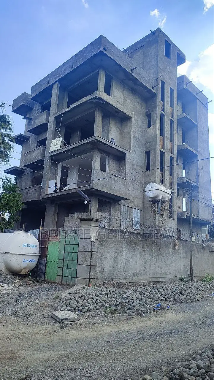 ሃያ ሁለት ፤ B+G+4+Terrace , ፊኒሽንግ የቀረው ህንፃ አስቸኳይ ሽያጭ 360 ካ.ሜ