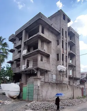 ሃያ ሁለት ፤ B+G+4+Terrace , ፊኒሽንግ የቀረው ህንፃ አስቸኳይ ሽያጭ 360 ካ.ሜ