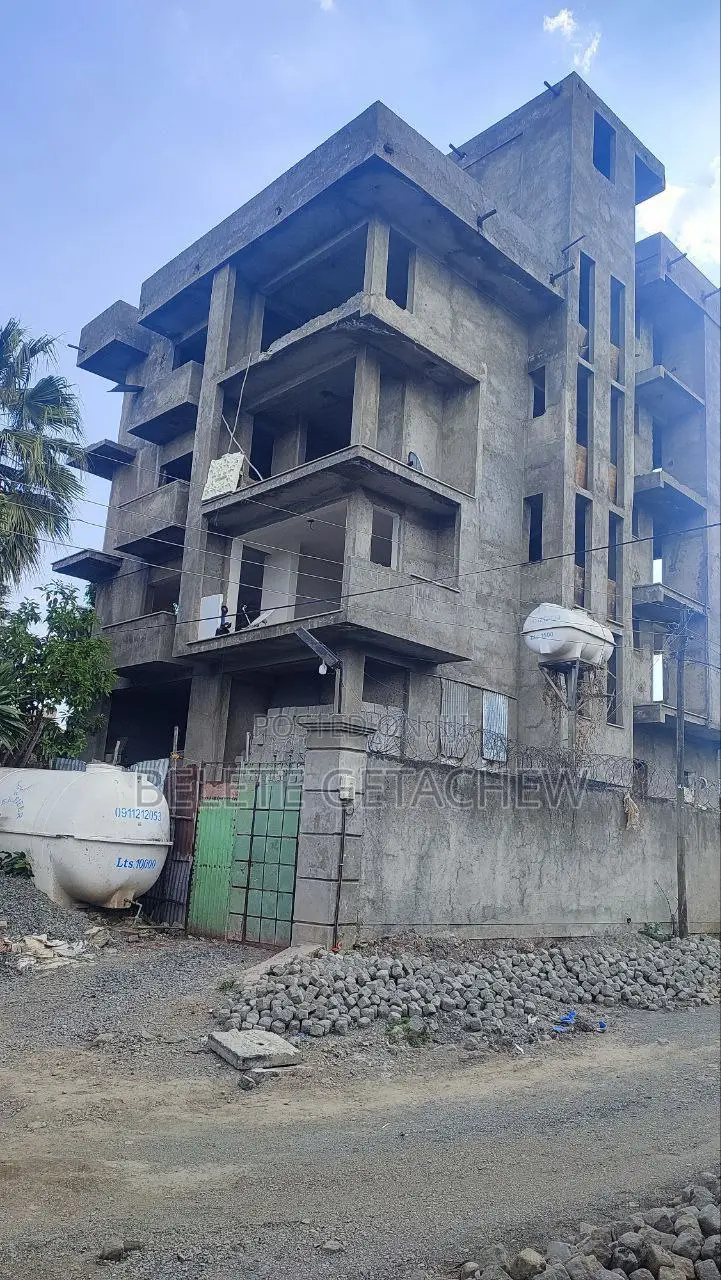 ሃያ ሁለት ፤ B+G+4+Terrace , ፊኒሽንግ የቀረው ህንፃ አስቸኳይ ሽያጭ 360 ካ.ሜ