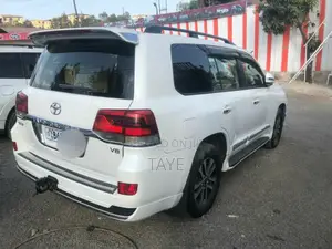 Toyota Land Cruiser 2014 White