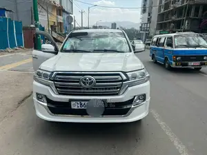 Toyota Land Cruiser 2014 White