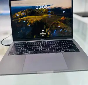 New Laptop Apple MacBook Pro 2019 16GB Intel Core I7 SSD 256GB